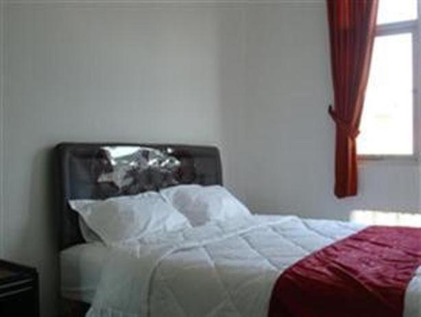 Providence Homestay Σουραμπάγια Δωμάτιο φωτογραφία